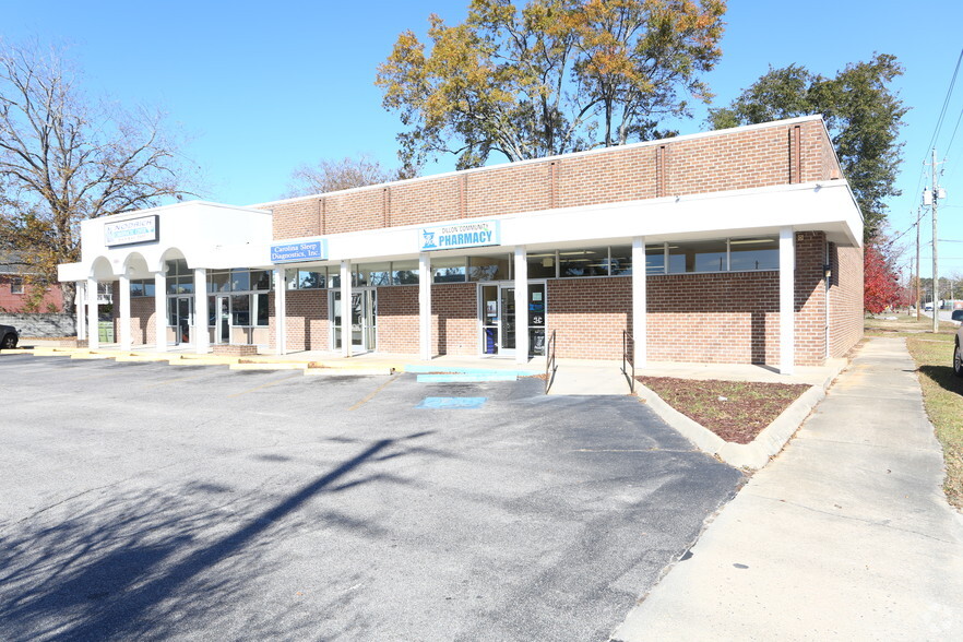 200 W Harrison St, Dillon, SC for lease - Primary Photo - Image 1 of 14