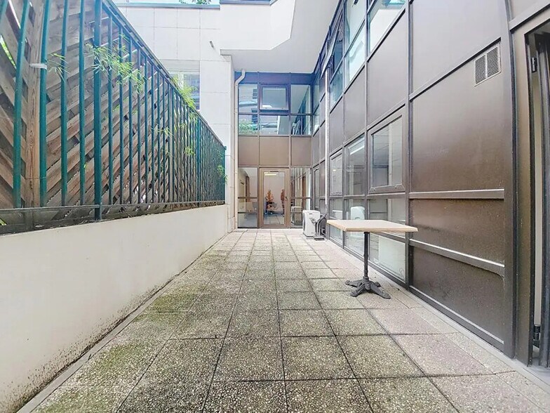 Office in Levallois-Perret for sale - Building Photo - Image 3 of 10