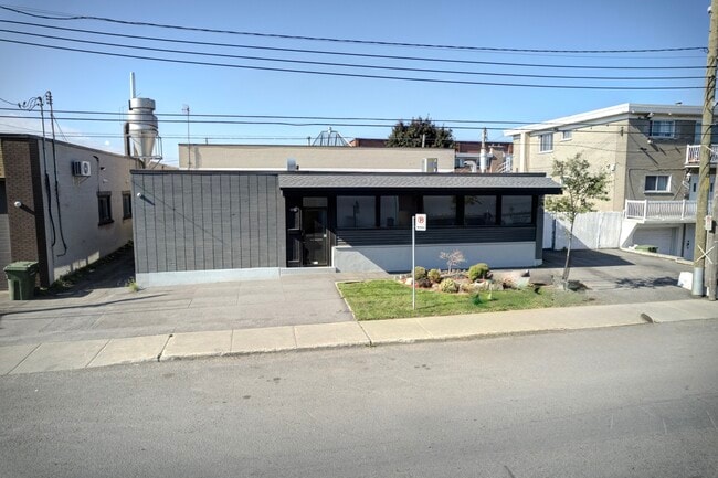 More details for 10790 Av Salk, Montréal, QC - Industrial for Sale