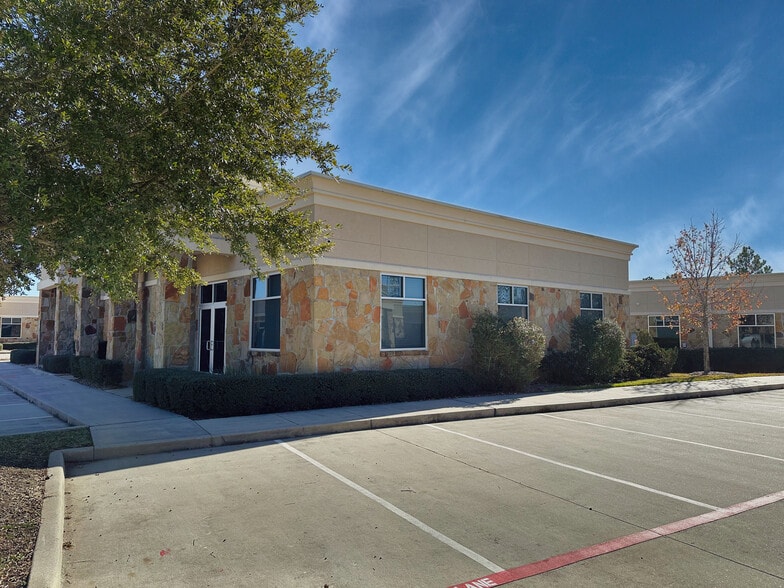 20008 Champion Forest Dr, Spring, TX for sale - Building Photo - Image 3 of 7
