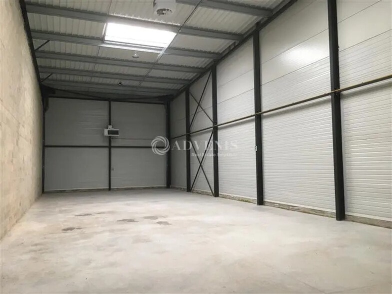 Flex in Bussy-Saint-Georges for lease - Interior Photo - Image 2 of 6