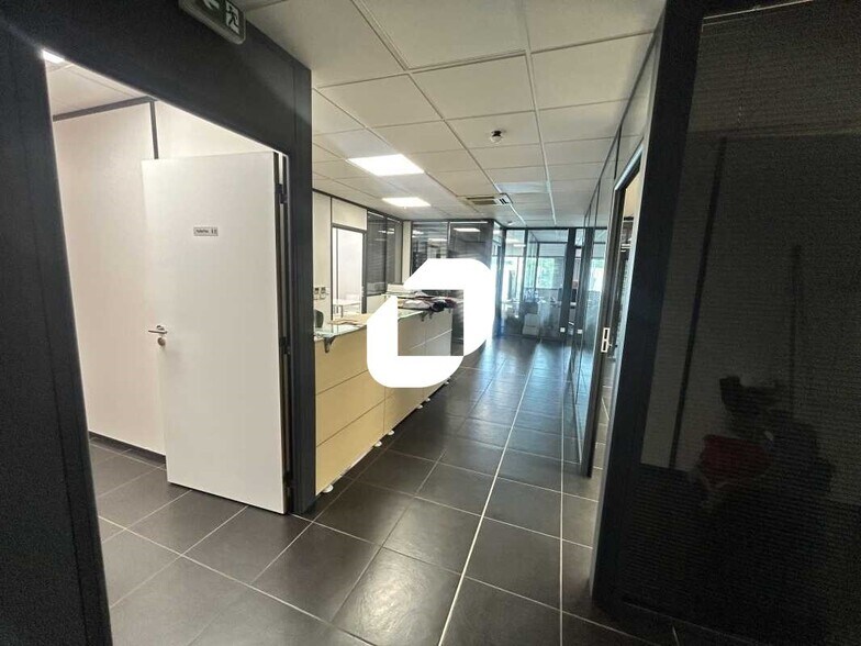 Office in Saint-Brice-sous-Forêt for lease - Interior Photo - Image 2 of 8