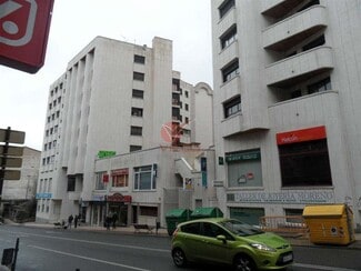 Plus de détails pour Multi-résidentiel à vendre