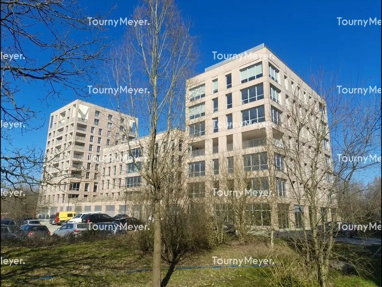 Bureau dans Saint-Jacques-de-la-Lande à louer - Photo du bâtiment - Image 1 de 9