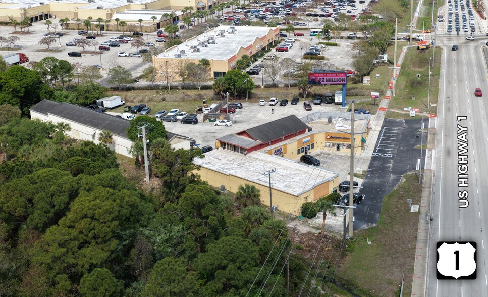 10981-10999 S US Highway 1, Port Saint Lucie, FL à louer - Photo du bâtiment - Image 3 de 6