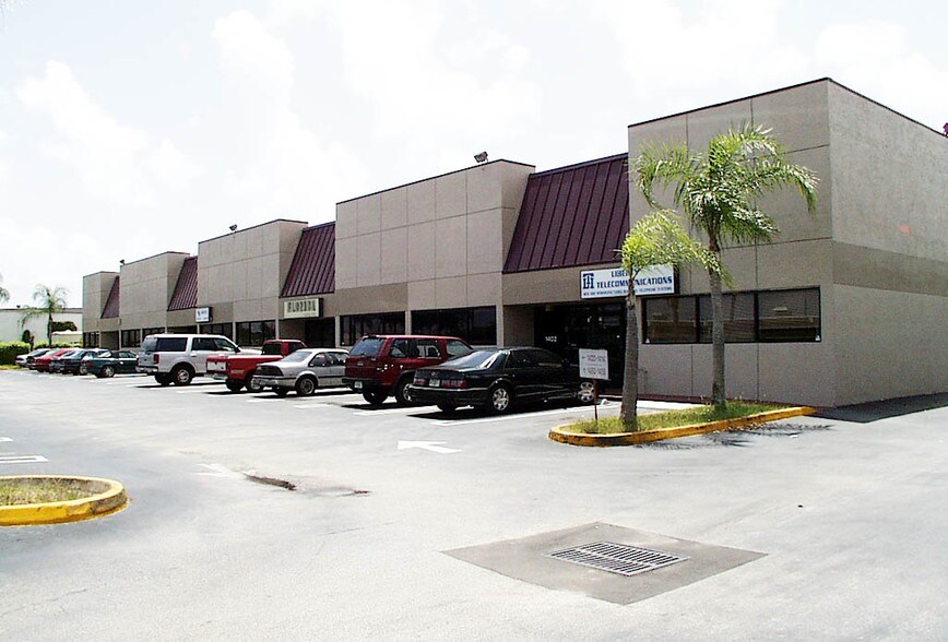 1450-1454 SW 13th Ct, Pompano Beach, FL à louer - Photo du bâtiment - Image 3 de 12