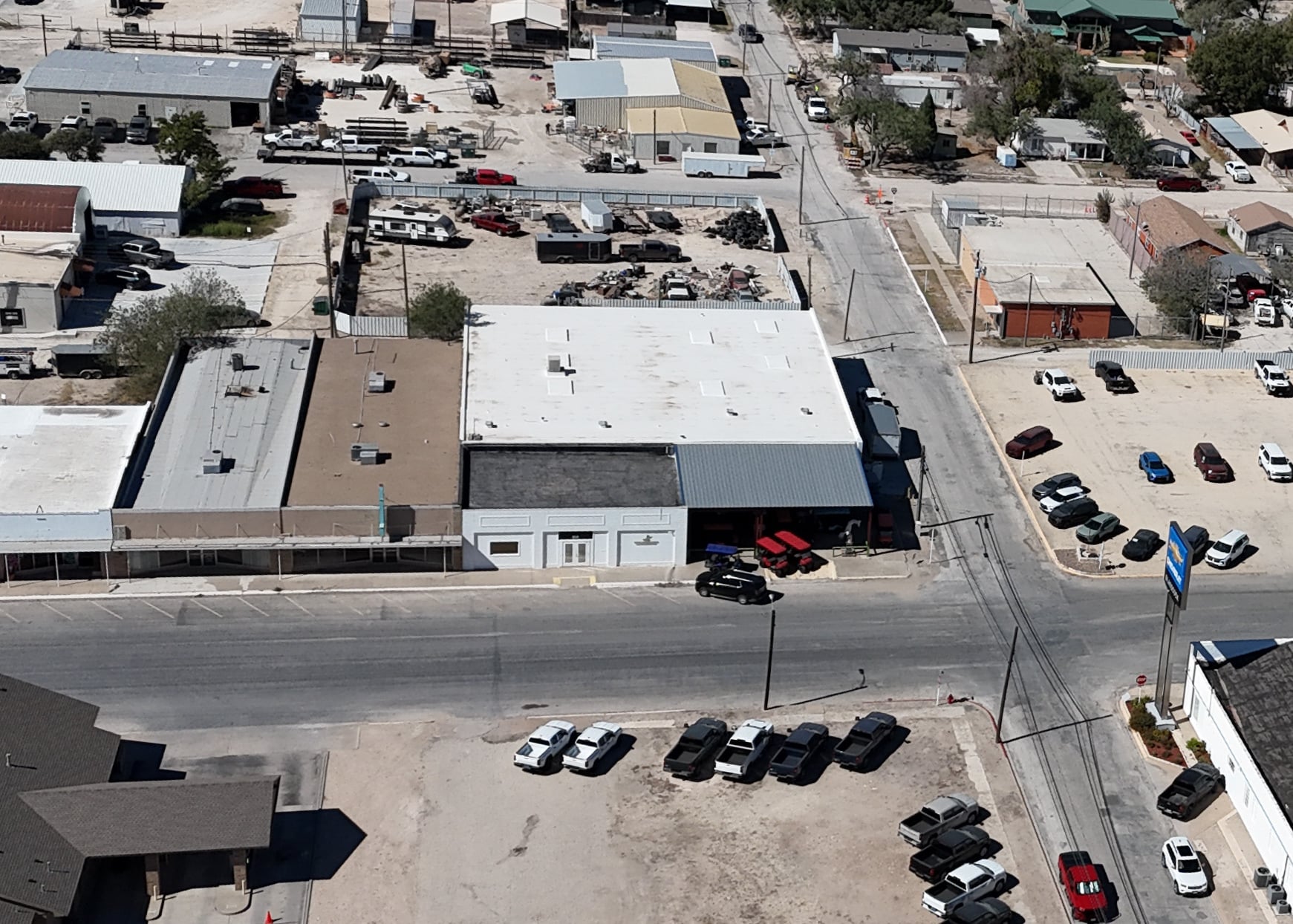 215 N Main Ave, Big Lake, TX for sale Primary Photo- Image 1 of 21