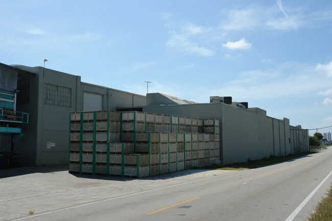 Plus de détails pour 2130 N Old Dixie Hwy, Fort Pierce, FL - Industriel à vendre