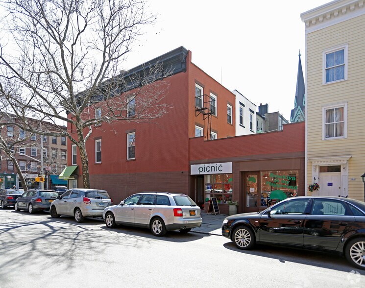 162 Court St, Brooklyn, NY à vendre - Photo du bâtiment - Image 3 de 8