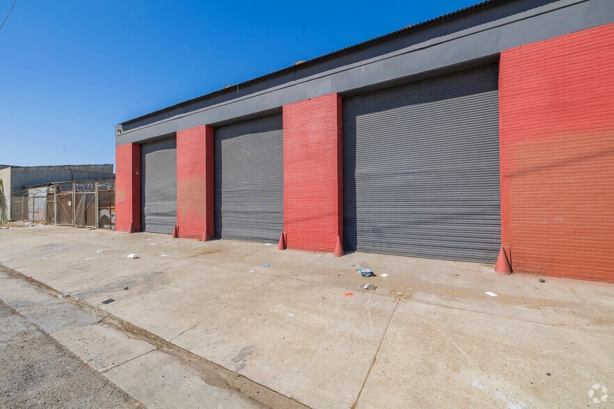 711 S Madison Ave, Stockton, CA for sale - Building Photo - Image 2 of 13