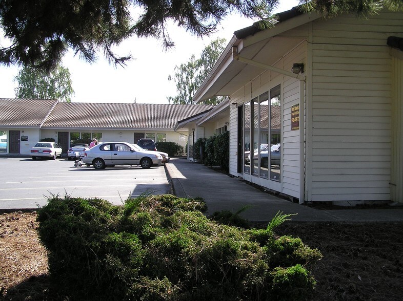 720-728 Hawthorne Ave NE, Salem, OR à louer - Photo du bâtiment - Image 3 de 4