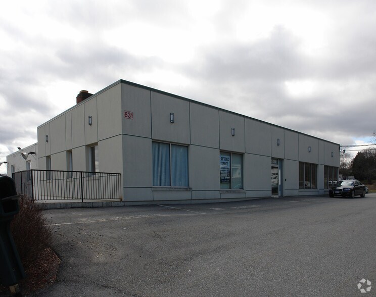 831 Little Britain Rd, New Windsor Township, NY à louer - Photo du bâtiment - Image 2 de 6