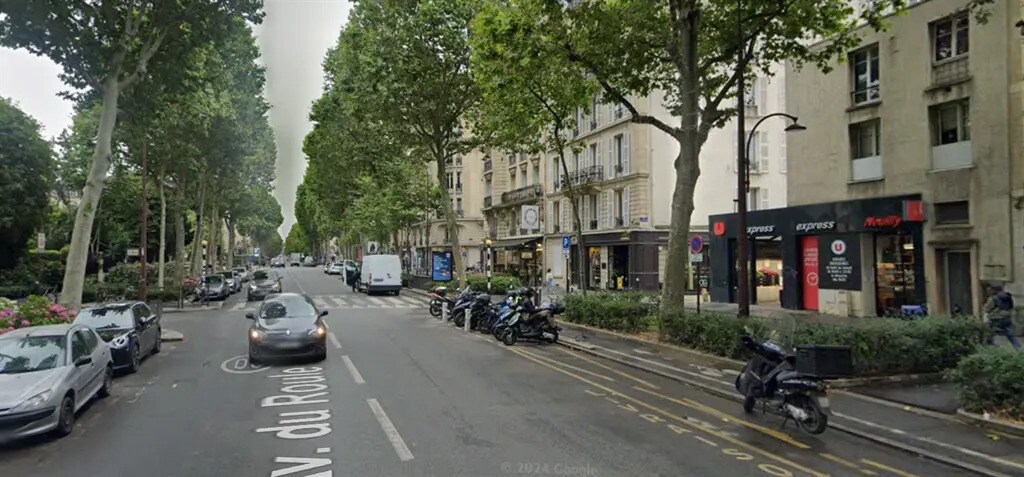 Retail in Neuilly-sur-Seine for lease Building Photo- Image 1 of 9
