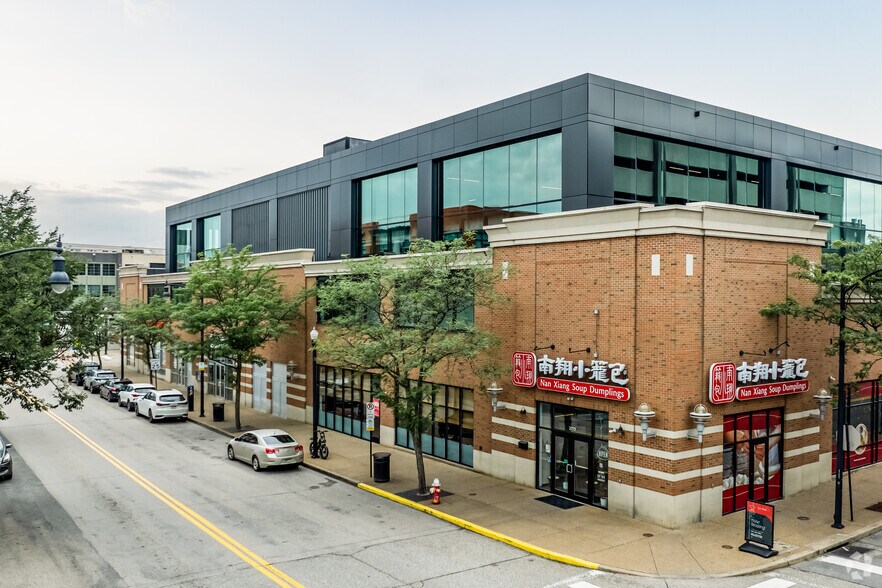 425 Cinema Dr, Pittsburgh, PA for lease - Building Photo - Image 2 of 5