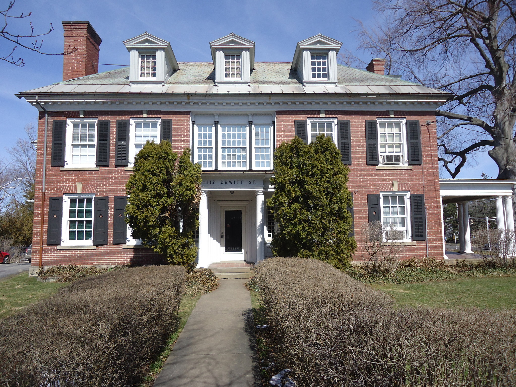 112 Dewitt St, Syracuse, NY à louer Photo principale- Image 1 de 11