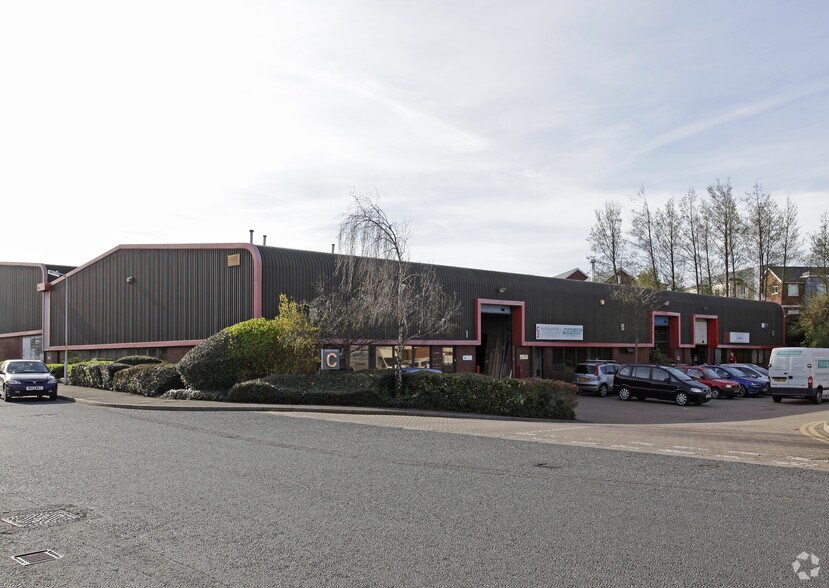 Springhead Rd, Northfleet à louer - Photo principale - Image 1 de 3