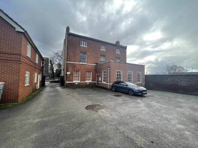 92 Lichfield St, Tamworth à vendre - Photo du bâtiment - Image 2 de 4