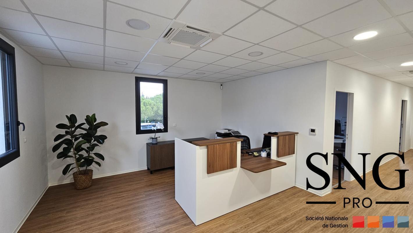 418 Avenue Georges Guynemer, Salon-de-Provence for lease Building Photo- Image 1 of 11