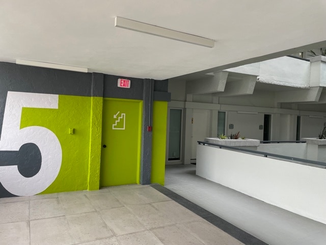 250 Catalonia Ave, Coral Gables, FL for lease Interior Photo- Image 1 of 7