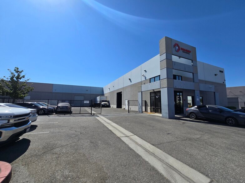 6638 Doolittle Ave, Riverside, CA à vendre - Photo du bâtiment - Image 2 de 27