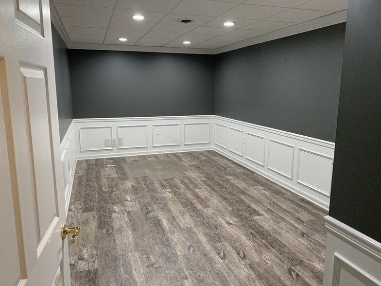 235 South St, Mcsherrystown, PA for lease - Interior Photo - Image 2 of 7