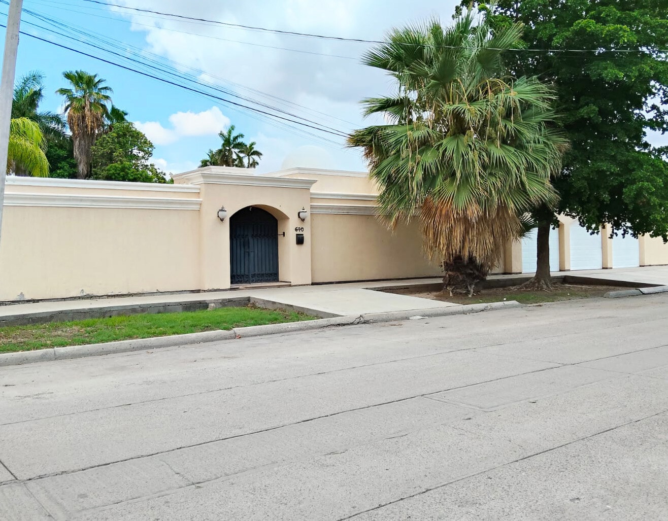  for sale Primary Photo- Image 1 of 2