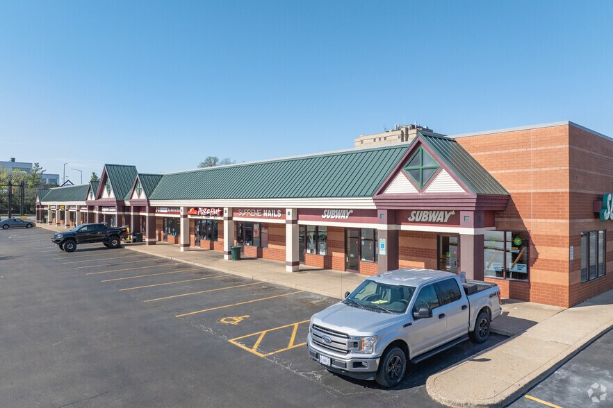 1200 W Main St, Peoria, IL à louer - Photo du bâtiment - Image 1 de 4