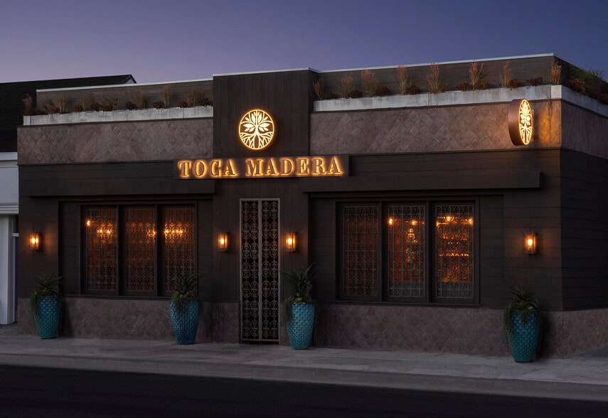 8450 W 3rd St, Los Angeles, CA for lease - Building Photo - Image 2 of 10