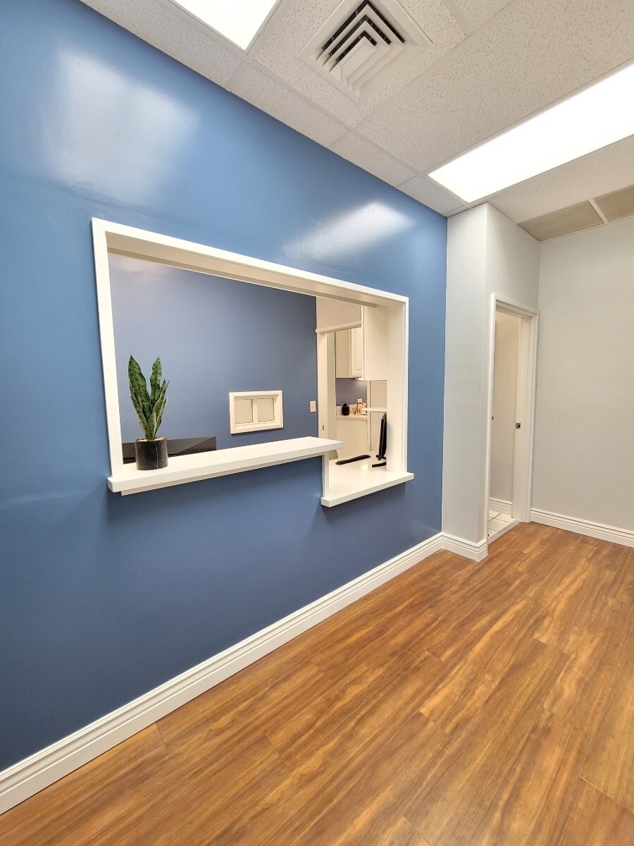 99-128 Aiea Heights Dr, Aiea, HI for lease Interior Photo- Image 1 of 20