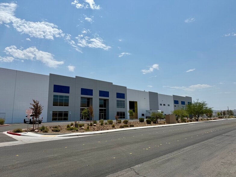 6550 Bruce St, Las Vegas, NV à louer - Photo du bâtiment - Image 1 de 10