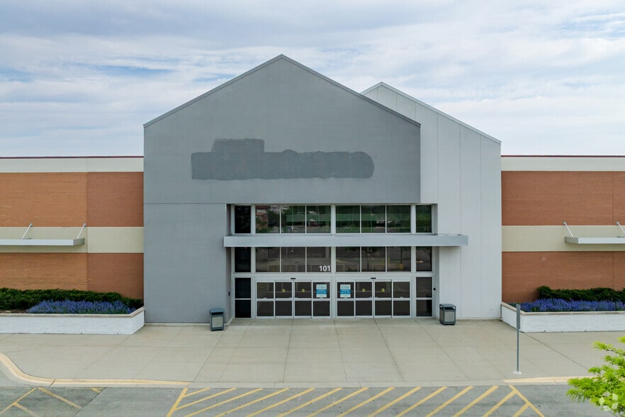 101-105 N Barrington Rd, Schaumburg, IL for sale - Building Photo - Image 3 of 7