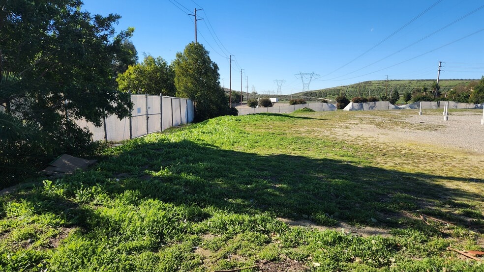 0 Francis St, Ontario, CA à vendre - Photo du bâtiment - Image 3 de 9