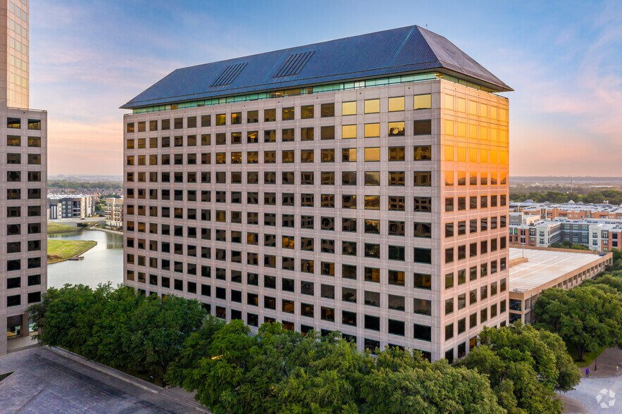 5221 N O'Connor Blvd, Irving, TX à louer - Photo du bâtiment - Image 1 de 12
