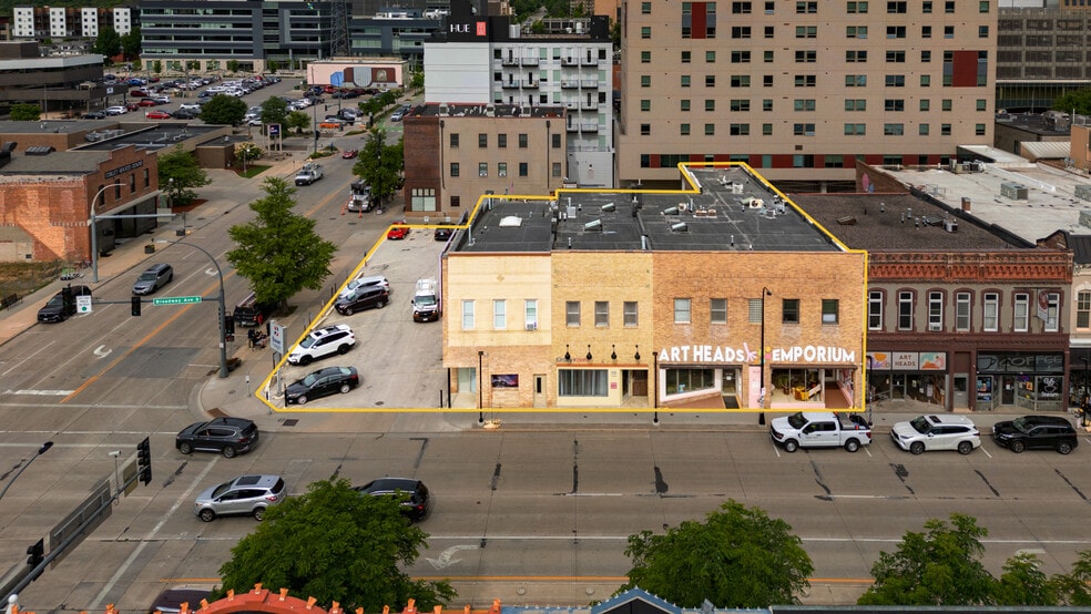 4th & Broadway Redevelopment Opportunity portfolio of 3 properties for sale on LoopNet.ca - Building Photo - Image 3 of 21