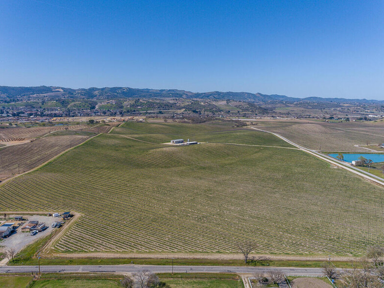 3925 Buena Vista, Paso Robles, CA à vendre - Photo du b timent - Image 2 de 18