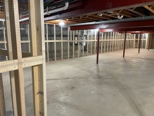 73 Center St, Shelton, CT à louer - Photo du bâtiment - Image 3 de 8