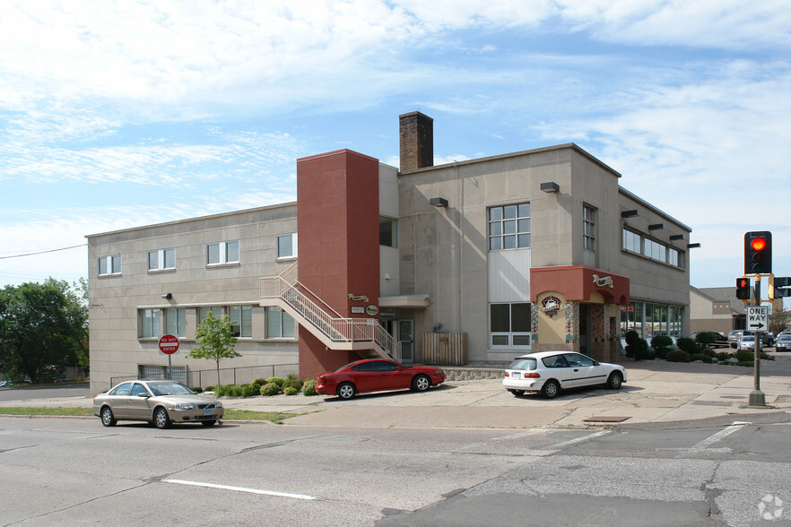 1330 E Superior St, Duluth, MN for lease - Primary Photo - Image 1 of 3