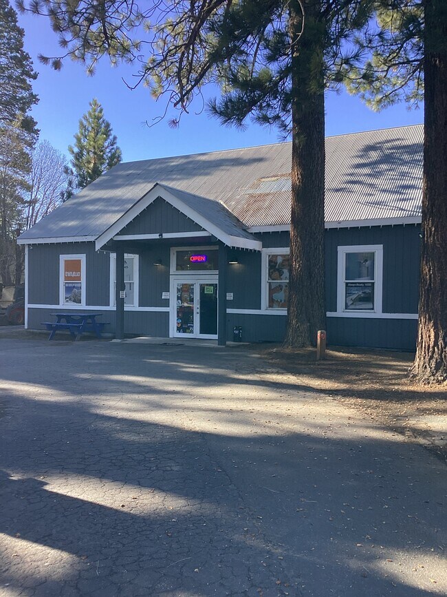 Plus de détails pour 3542 Lake Tahoe Blvd, South Lake Tahoe, CA - Commerce de détail à vendre