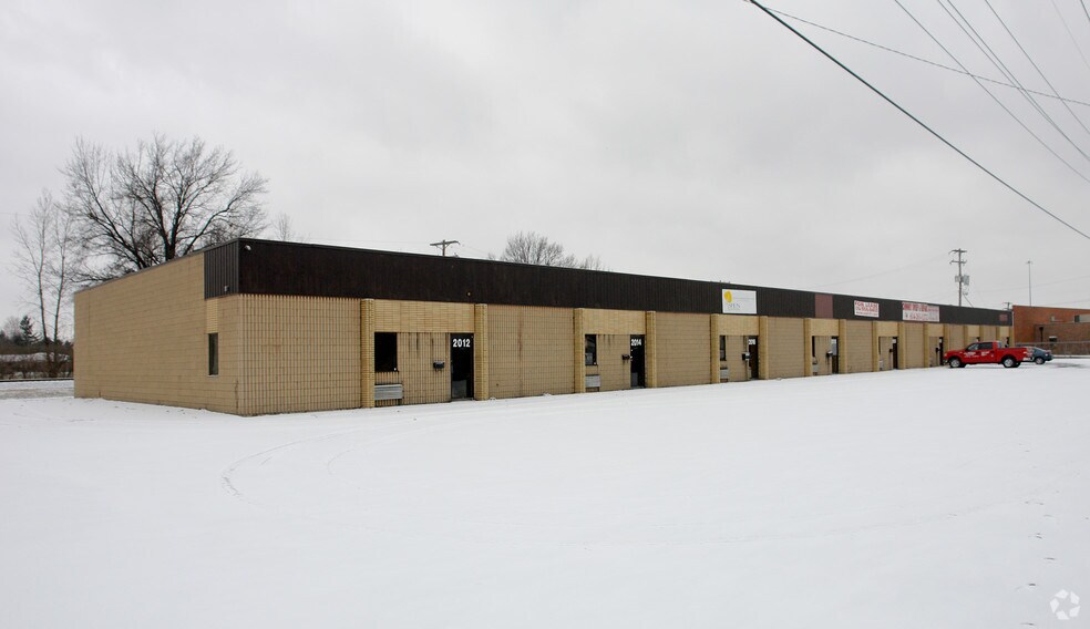 2012-2026 Zettler Rd, Columbus, OH à louer - Photo principale - Image 2 de 3