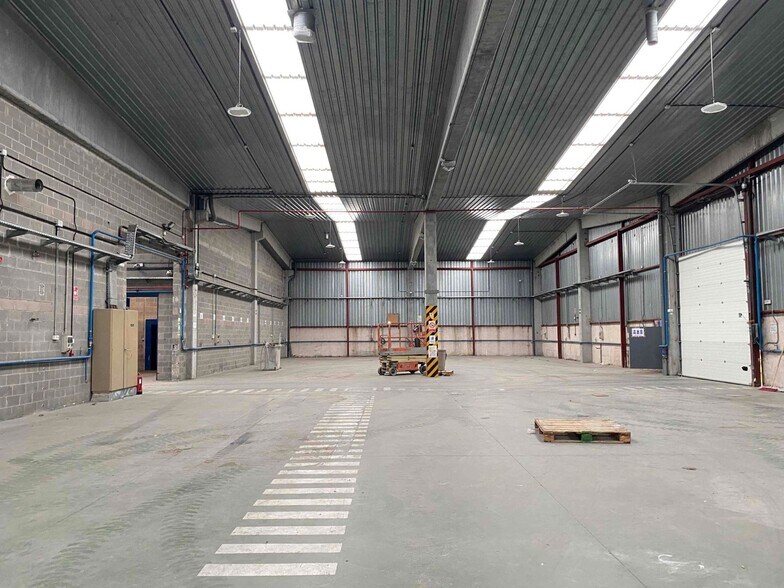 Industrial in Leganés, Madrid for lease - Building Photo - Image 1 of 8