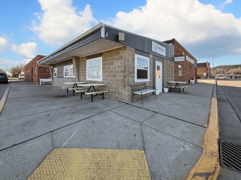 22 Main St, Velva, ND for sale - Primary Photo - Image 1 of 24