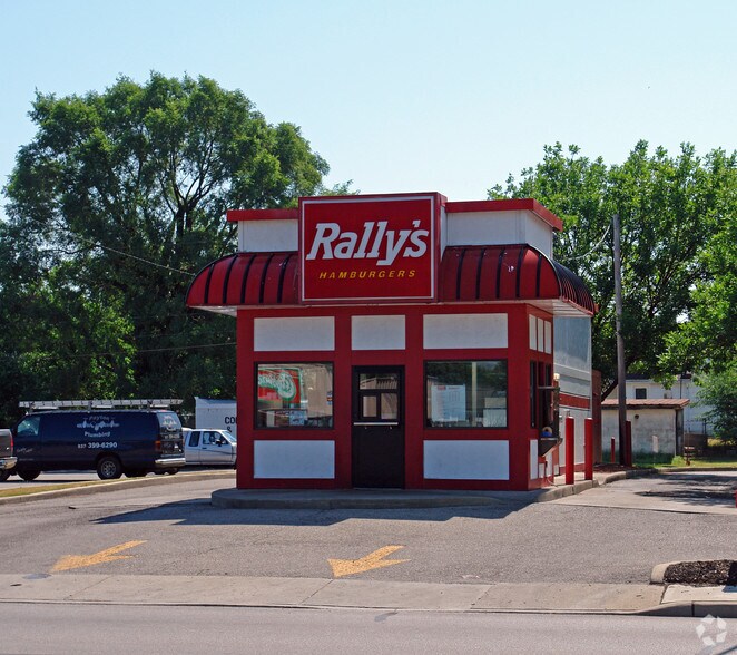 2122 S Limestone St, Springfield, OH à louer - Photo principale - Image 3 de 5