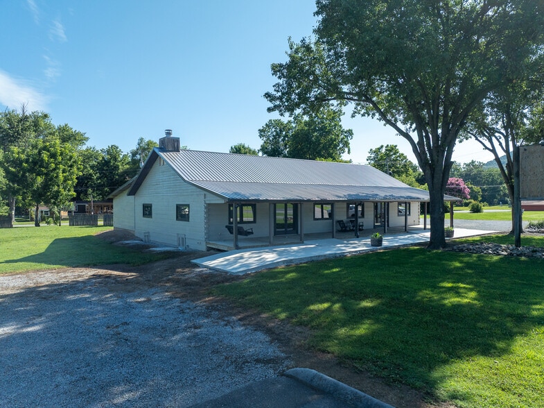 8123 E Lamar Alexander Pky, Townsend, TN for sale - Building Photo - Image 2 of 58