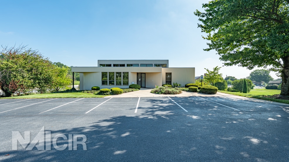2445 Marietta Ave, Lancaster, PA for sale - Building Photo - Image 2 of 7