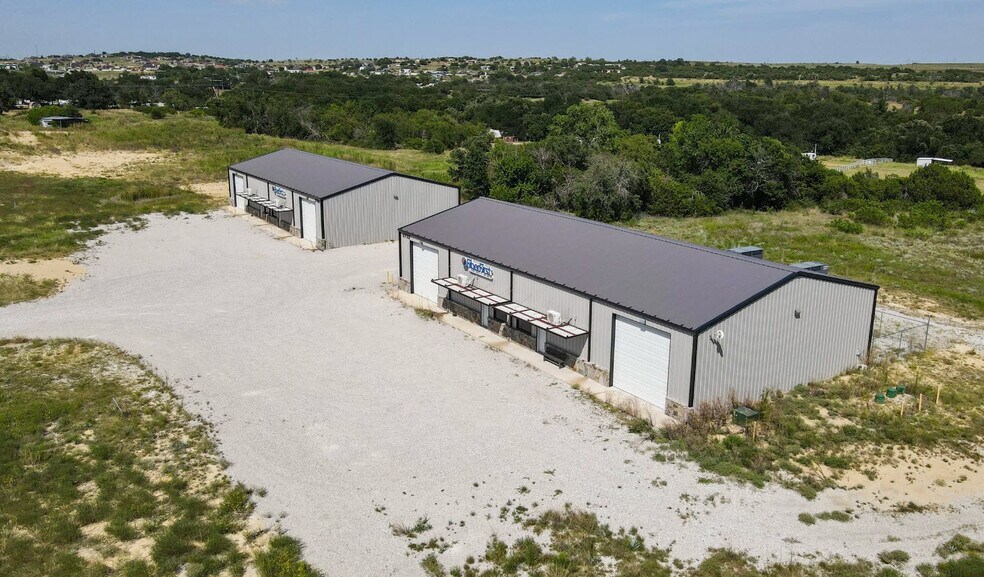 5744 N FM 51, Weatherford, TX à louer - Photo du bâtiment - Image 3 de 9