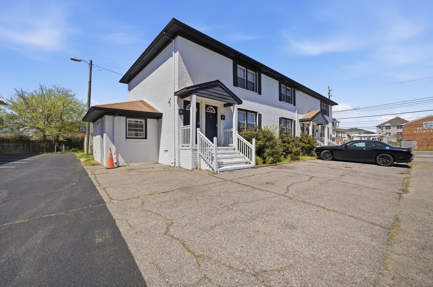 Salem Street Portfolio portfolio of 2 properties for sale on LoopNet.ca - Building Photo - Image 3 of 12
