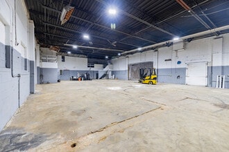 6773 E Davison St, Detroit, MI for lease Interior Photo- Image 2 of 6