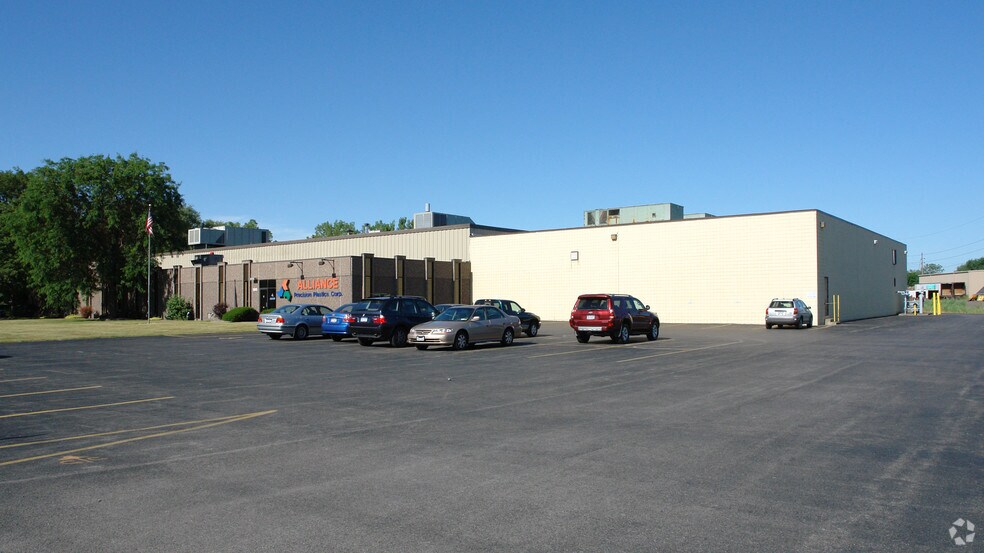 595 Trabold Rd, Rochester, NY à louer - Photo du bâtiment - Image 3 de 15