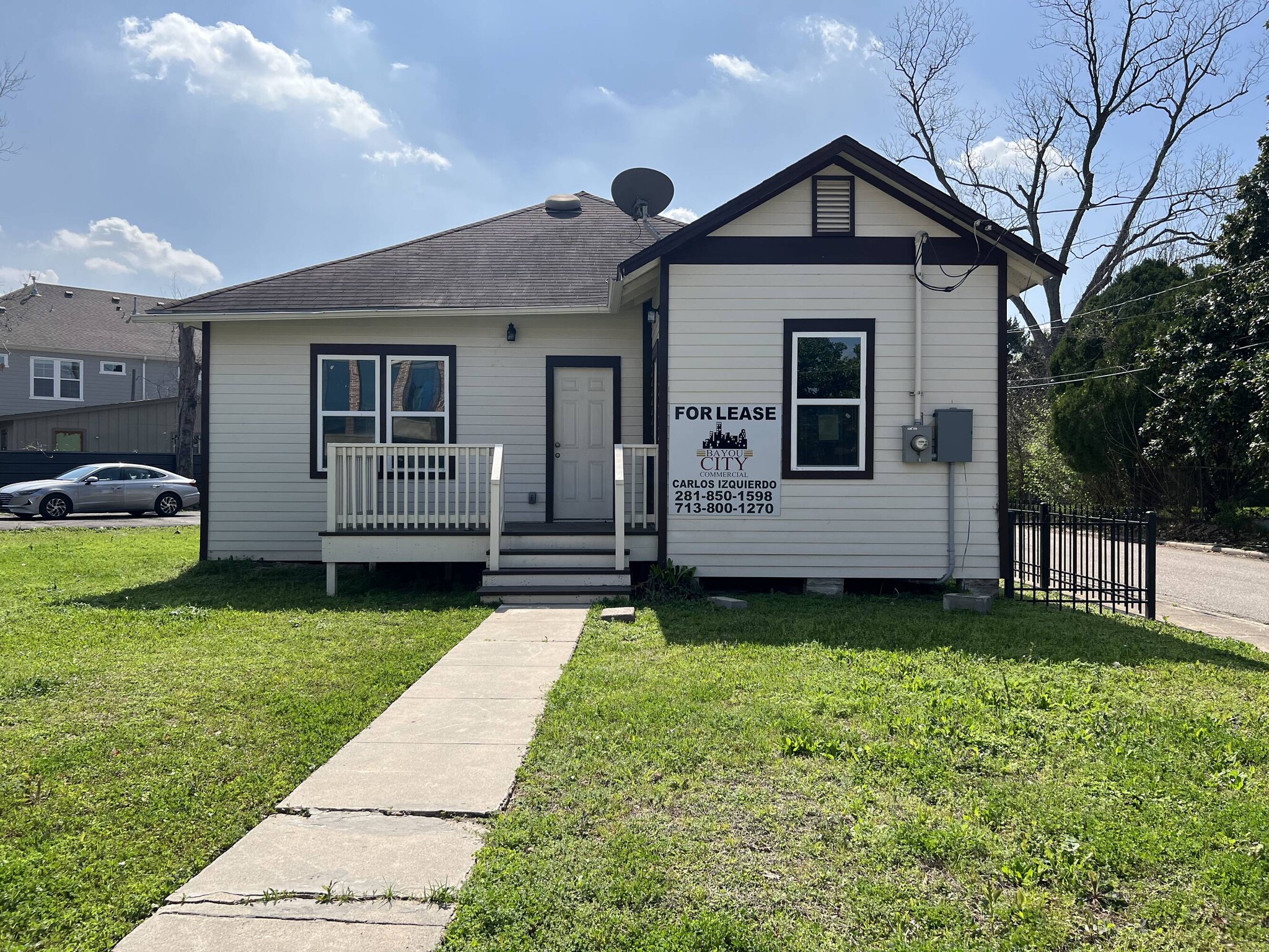 4731 N Main St, Houston, TX for lease Primary Photo- Image 1 of 9