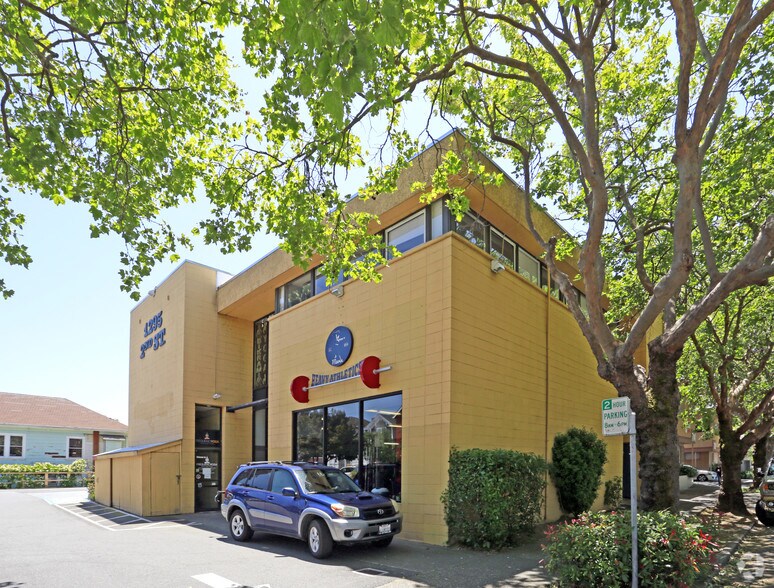 1295 2nd St, San Rafael, CA à louer - Photo du bâtiment - Image 2 de 5